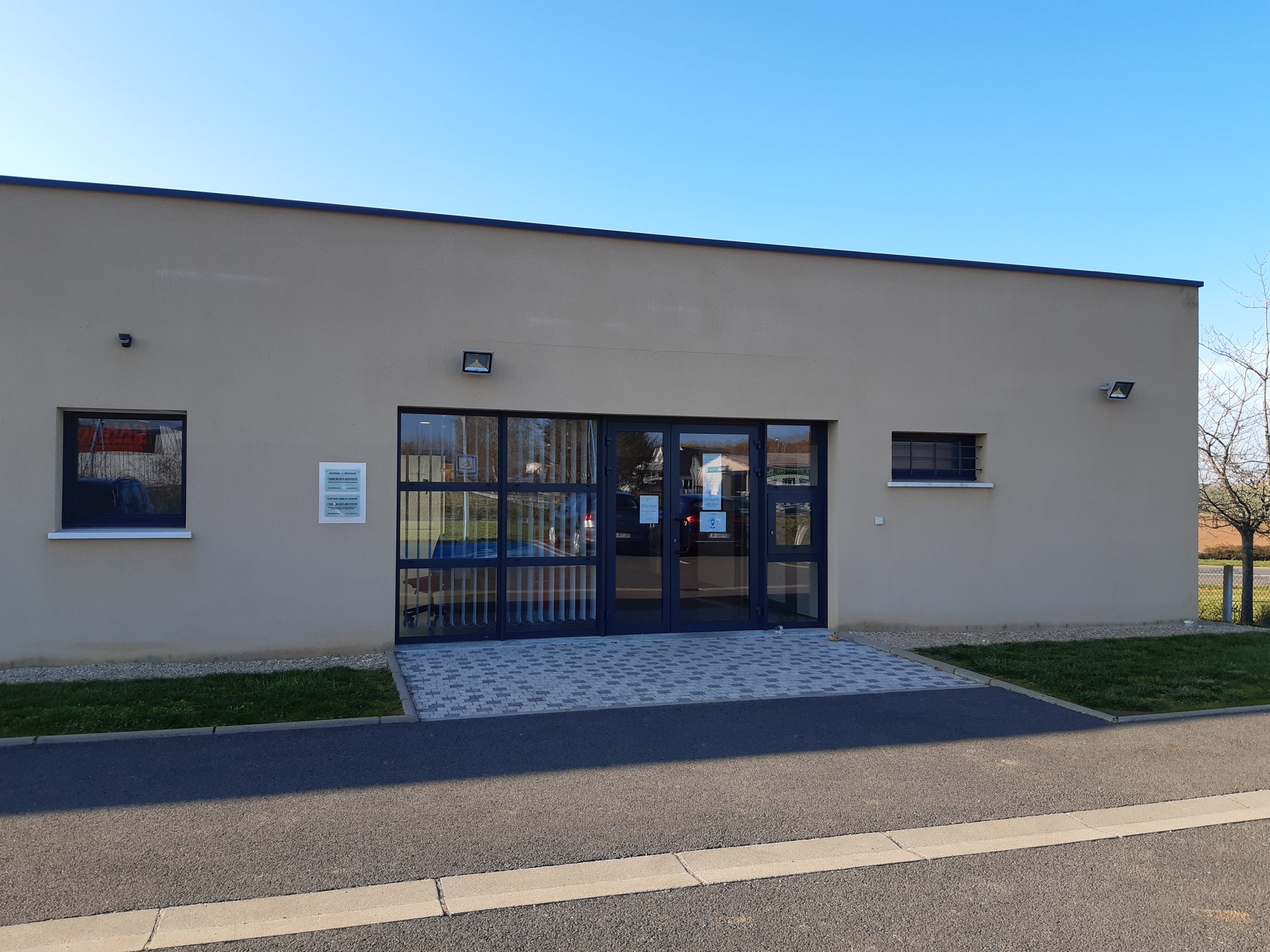 Cabinet dentaire - Saint Martin d'Auxigny - (18)