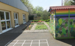 Jardin école maternelle