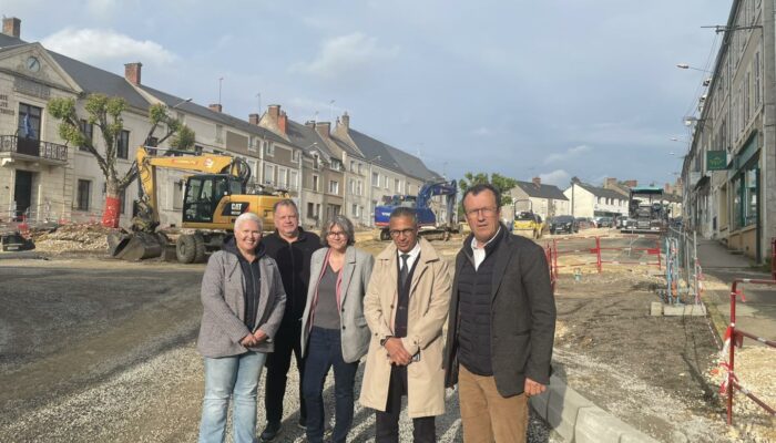 Saint-Martin-d’Auxigny : visite du secrétaire général de la préfecture du Cher et sous-préfet de Bourges